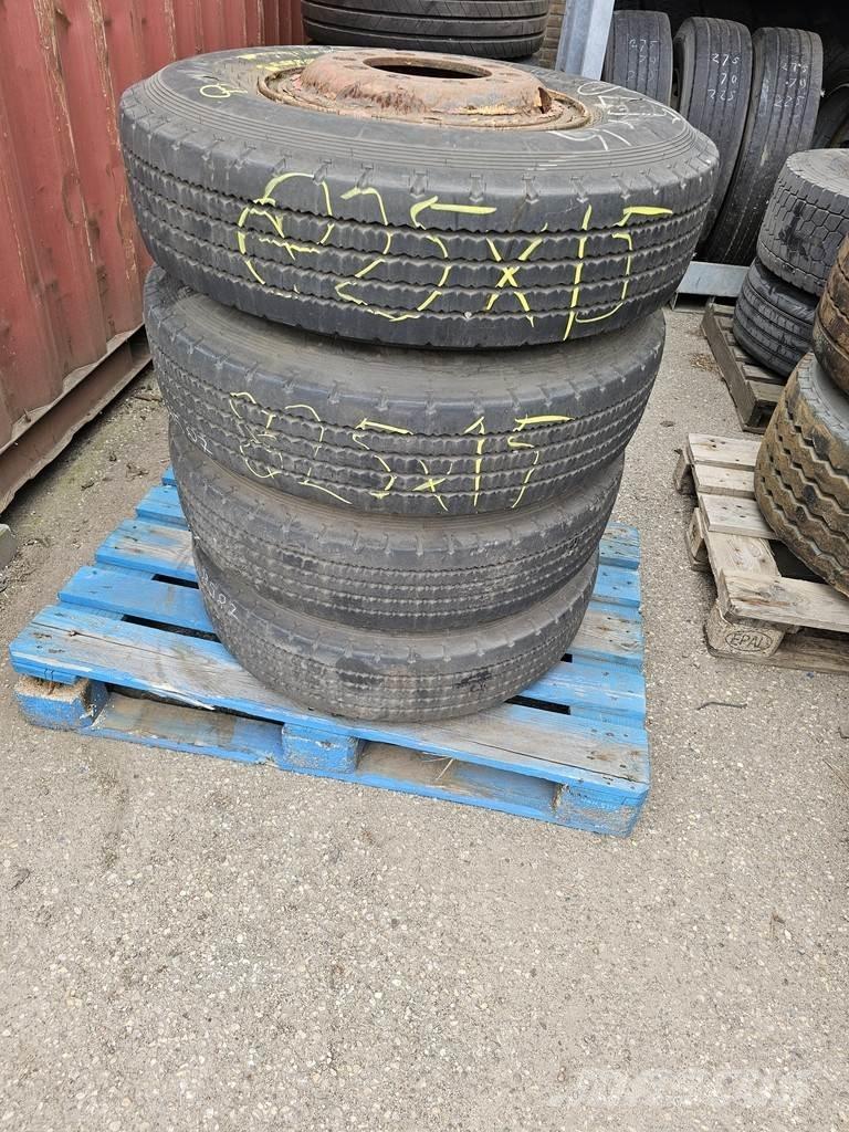 Pirelli 825X15 Transports- Citi