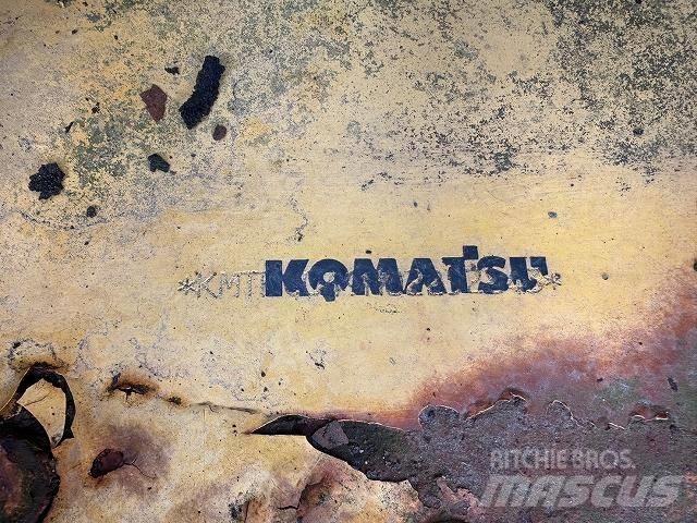 Komatsu PC200-7 Vidēja lieluma ekskavatori 7 t - 12 t