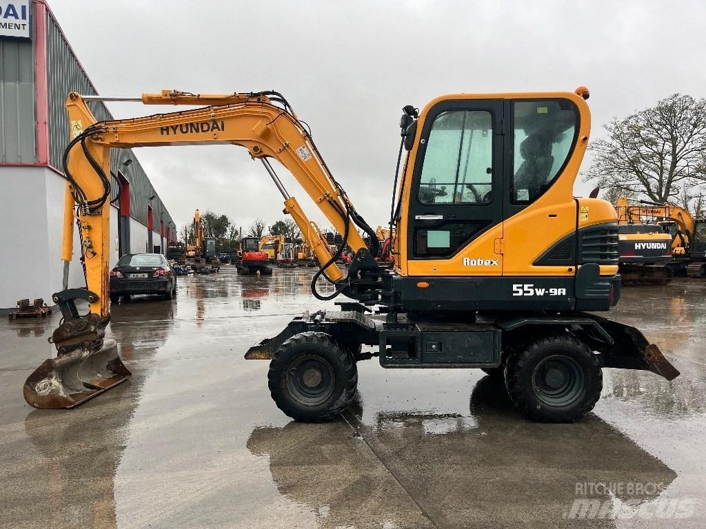 Hyundai R55W-9A Ekskavatori uz riteņiem