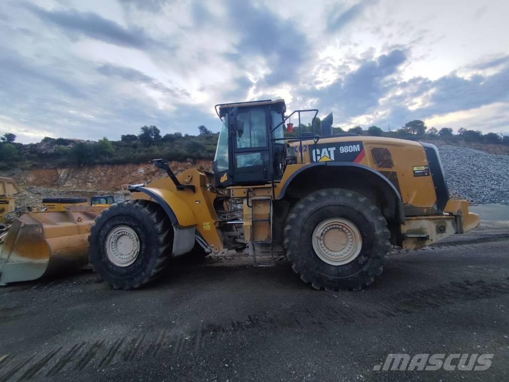 CAT 980M Iekrāvēji uz riteņiem
