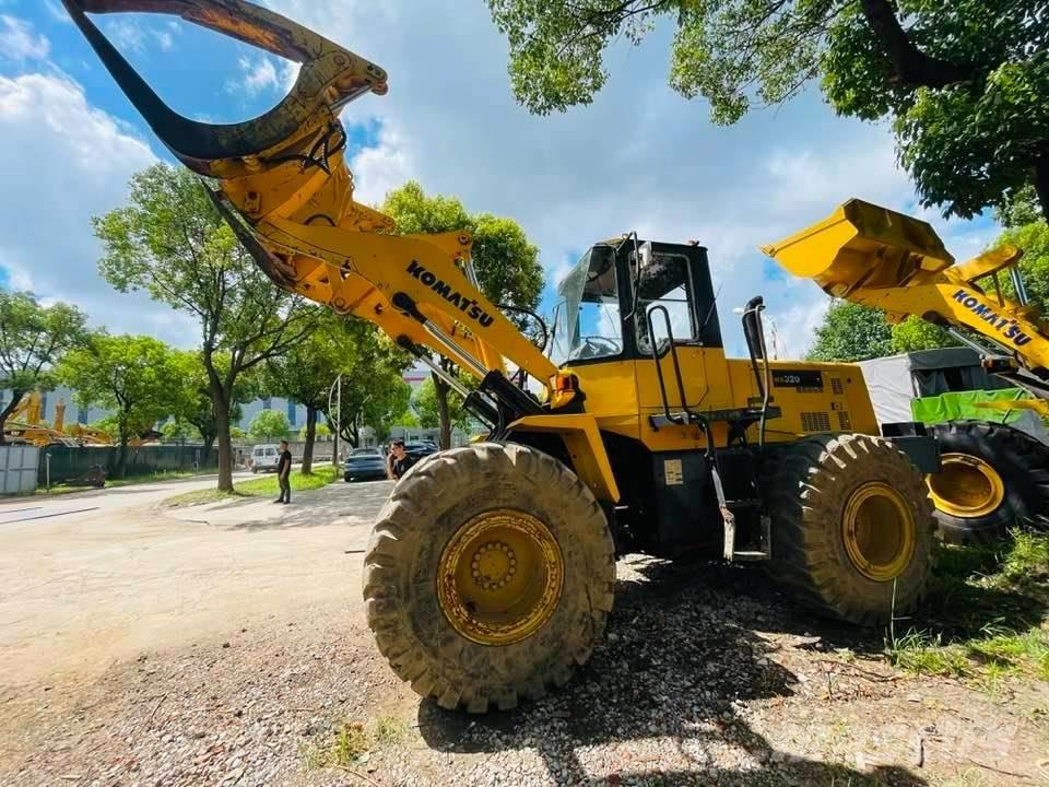 Komatsu WA320 Iekrāvēji uz riteņiem