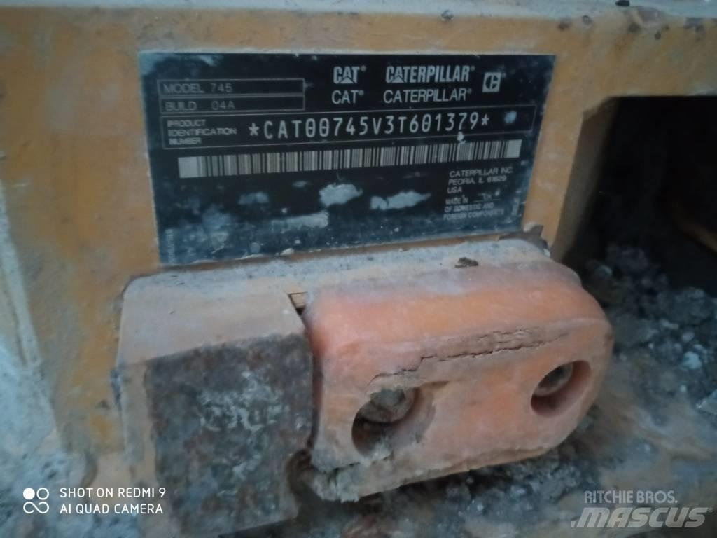 CAT 745 Artikulētie pašizgāzēji