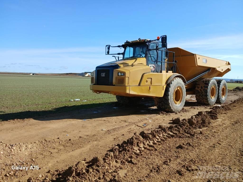 CAT 745 Artikulētie pašizgāzēji