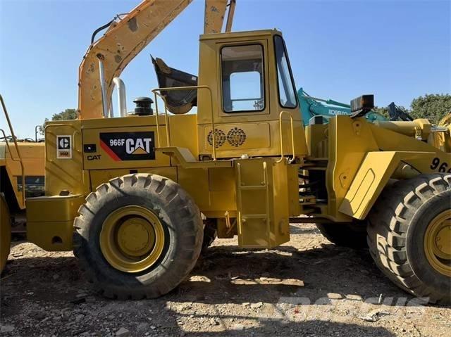CAT 966 F Iekrāvēji uz riteņiem