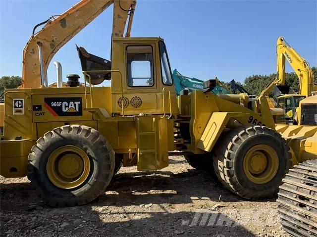 CAT 966 F Iekrāvēji uz riteņiem