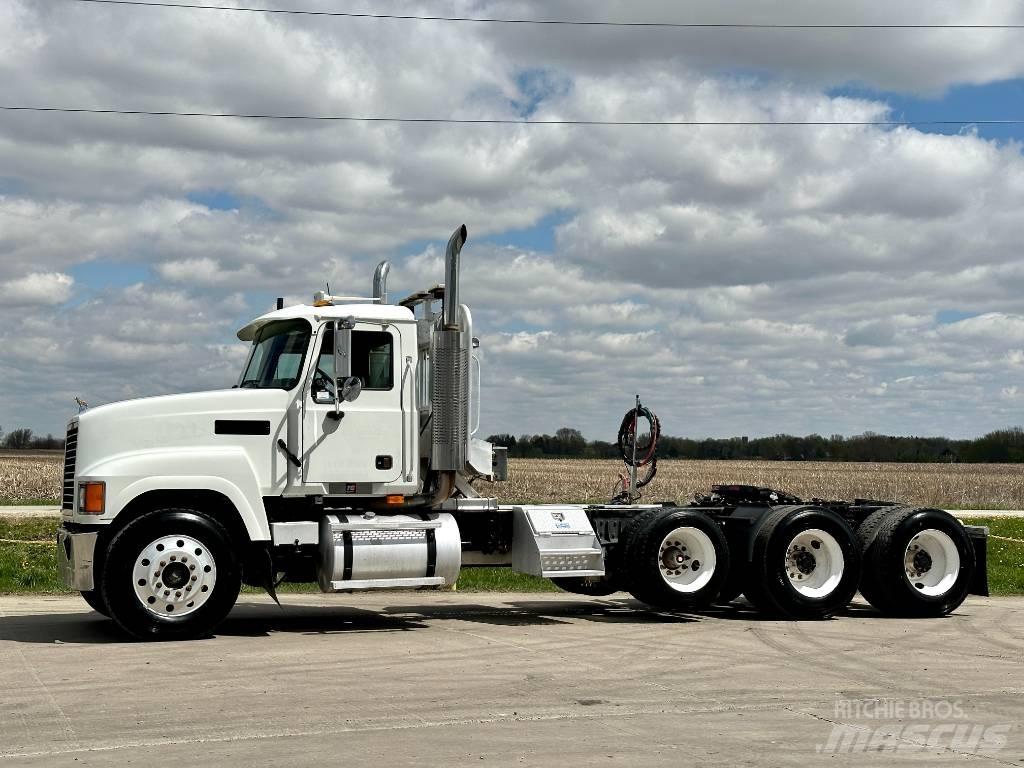 Mack CH 613 Vilcēji