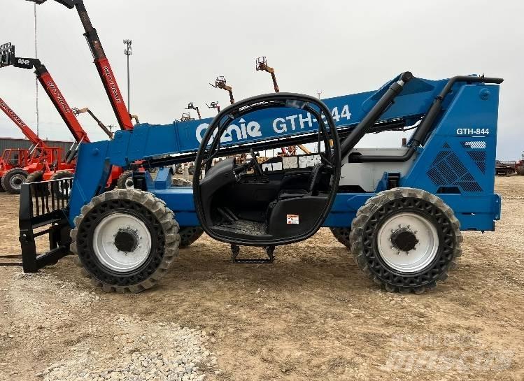 Genie GTH844 Teleskopiskie manipulatori