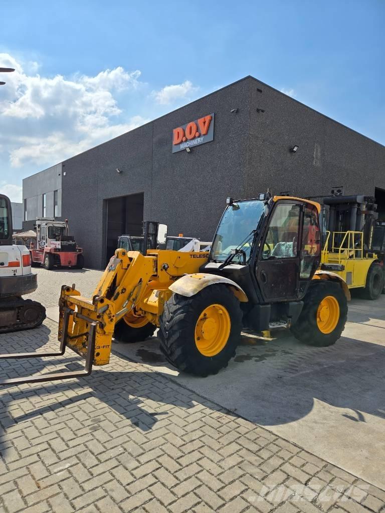 JCB 530 Teleskopiskie manipulatori