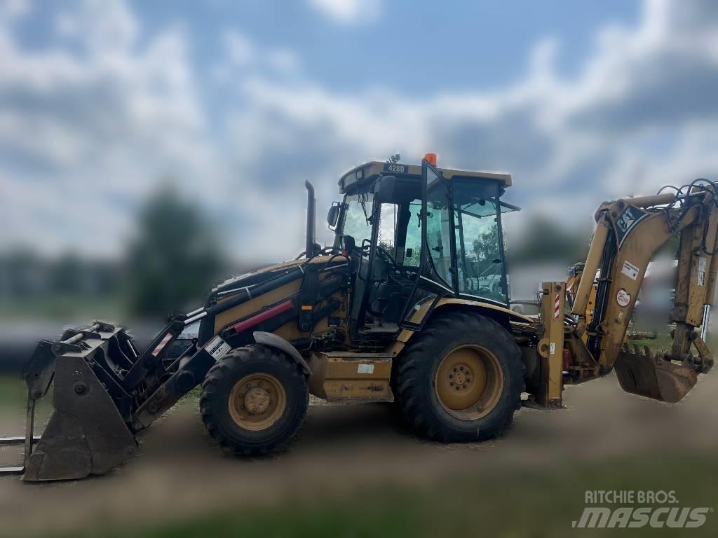 CAT 428 Ekskavatori-iekrāvēji