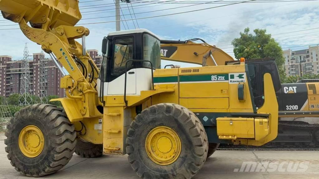 Kawasaki 85 Z Iekrāvēji uz riteņiem