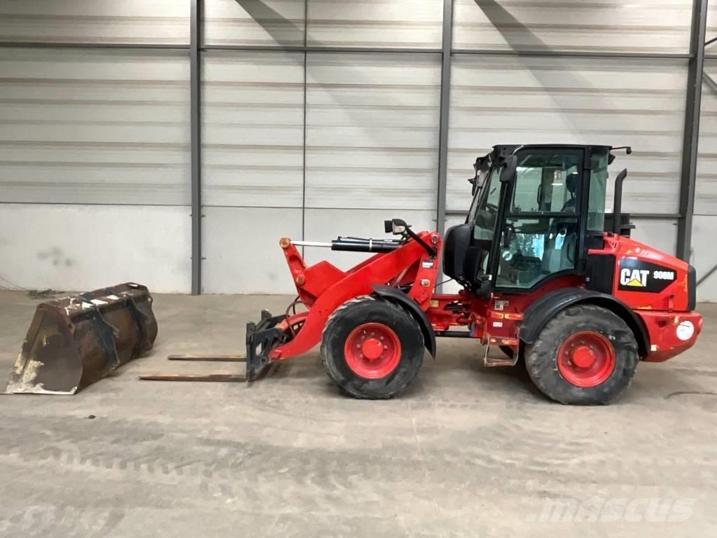 CAT 908 M Iekrāvēji uz riteņiem