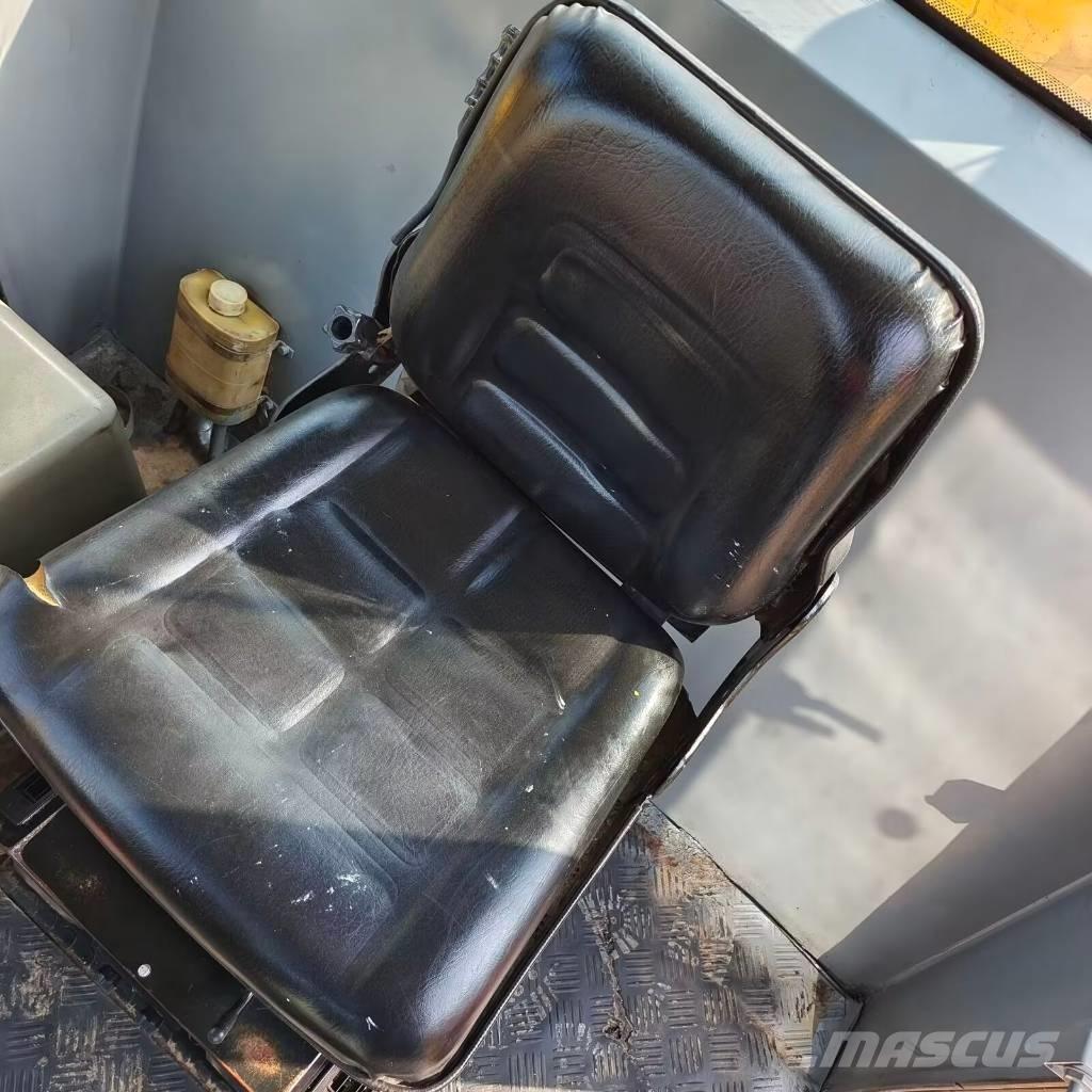 XCMG XS 223 J Vienvalča grunts veltņi