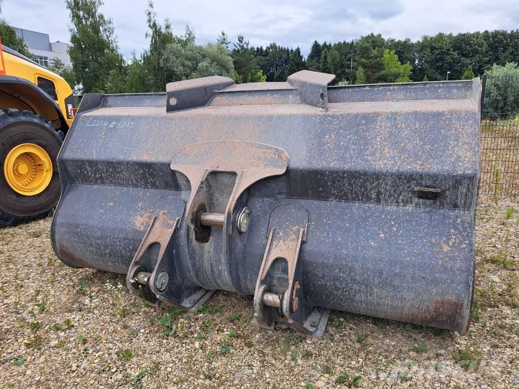 Volvo L 220 H Iekrāvēji uz riteņiem