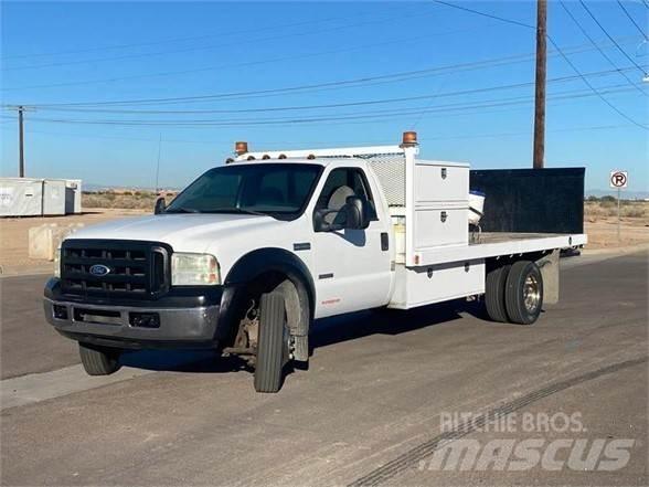 Ford F550 Platformas/izkraušana no sāniem