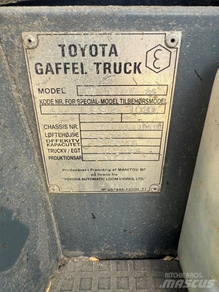 Toyota FD 25 Tehnika ar dīzeļa dzinēju