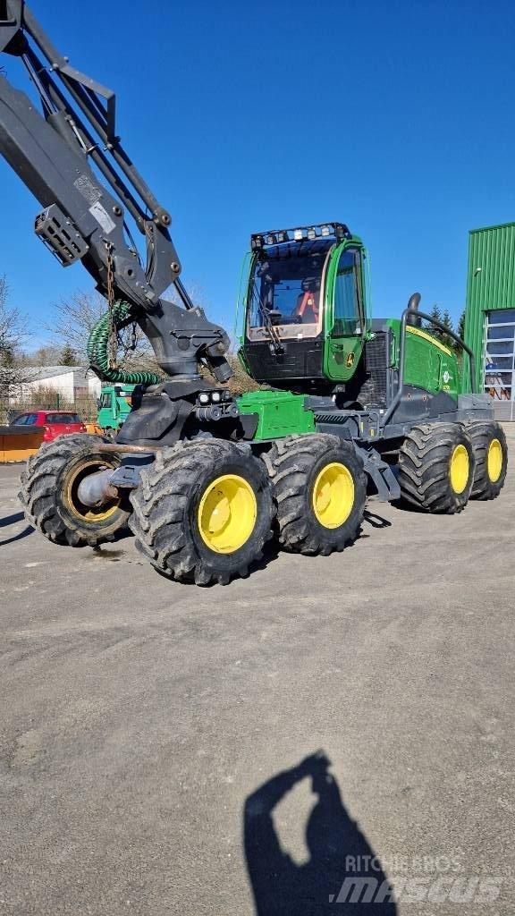 John Deere 1270 G Harvesteri