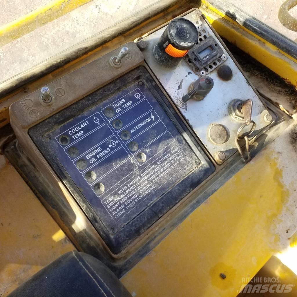 CAT 963 Kāpurķēžu iekrāvēji