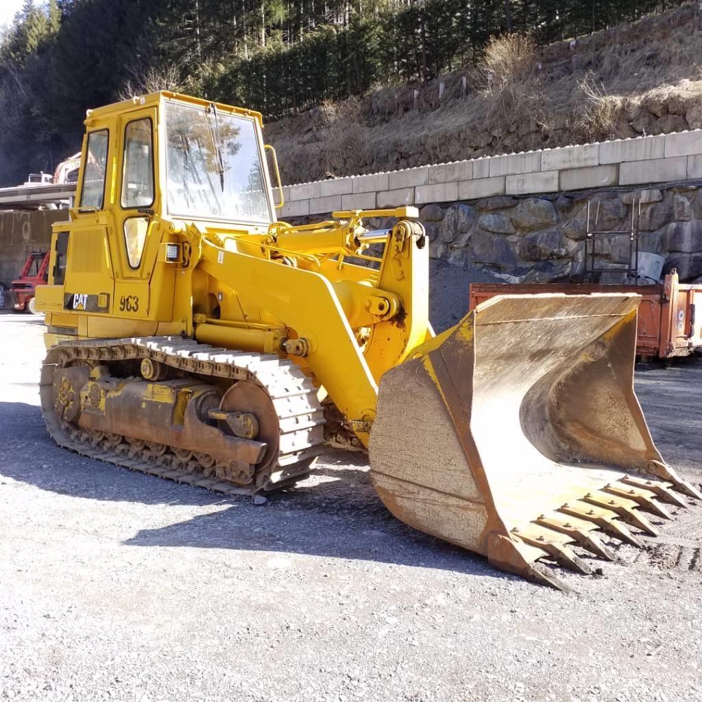 CAT 963 Kāpurķēžu iekrāvēji