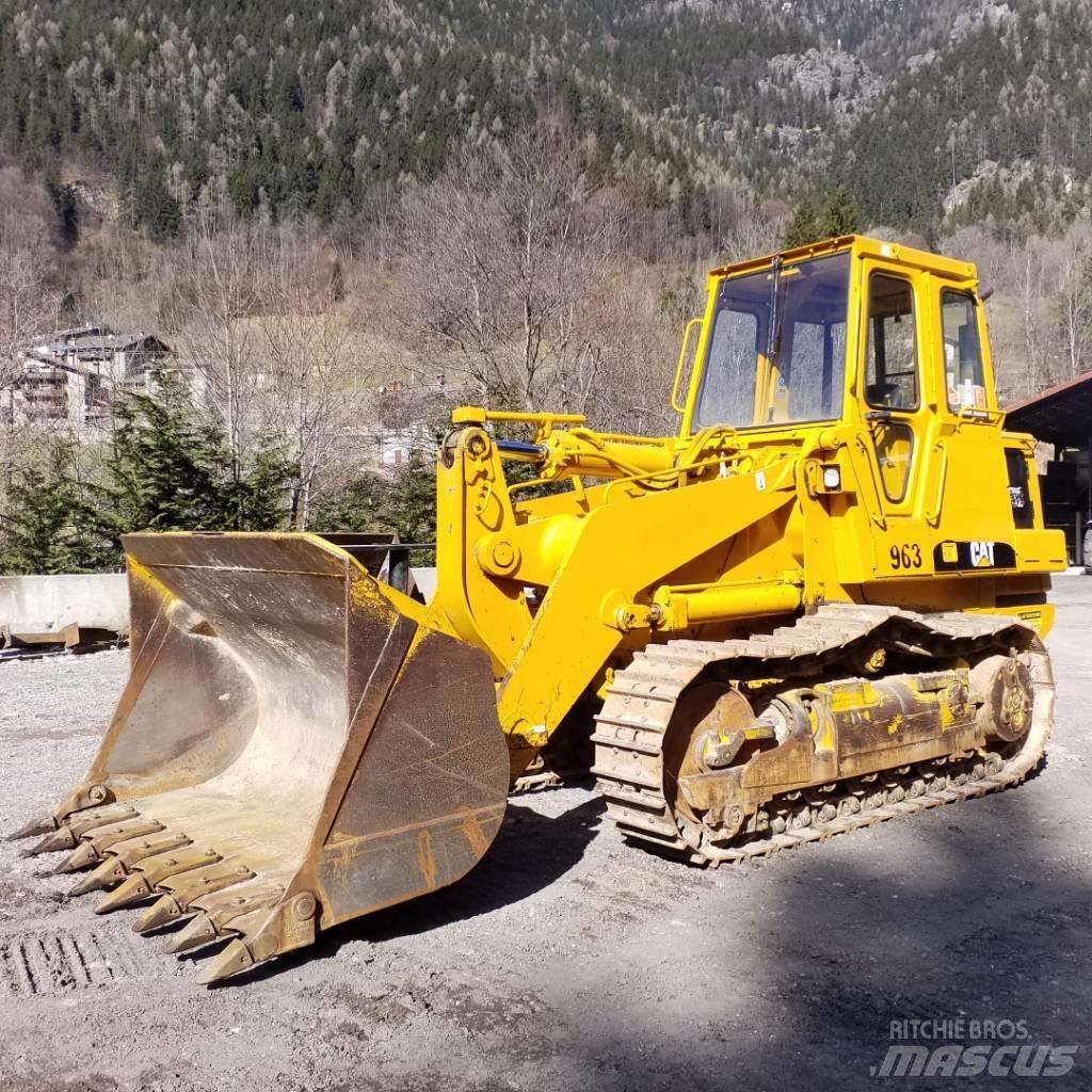 CAT 963 Kāpurķēžu iekrāvēji