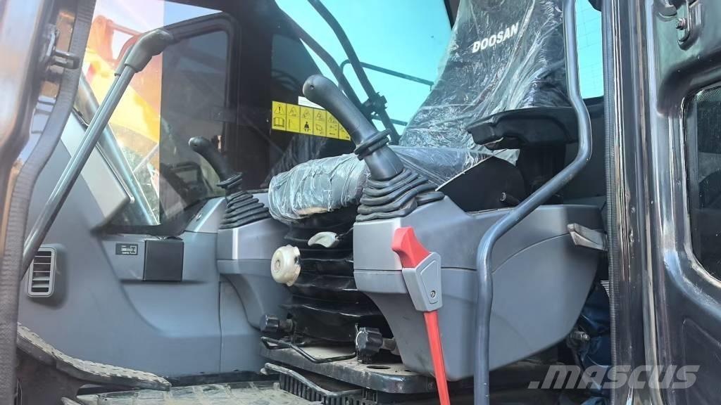 Doosan DX300 Kāpurķēžu ekskavatori