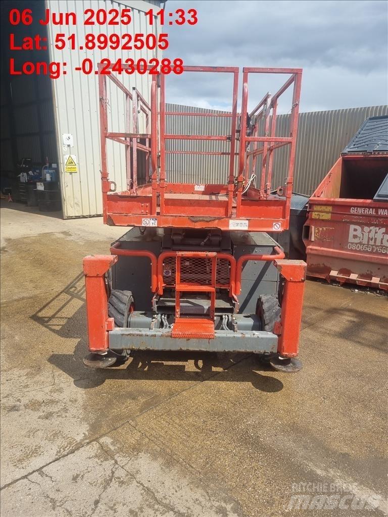 SkyJack SJ 6832 RT Šķerveida pacēlāji
