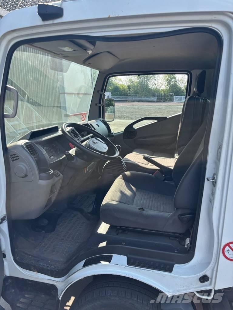 Palfinger P 260 B Pacēlāji uz automašīnas bāzes