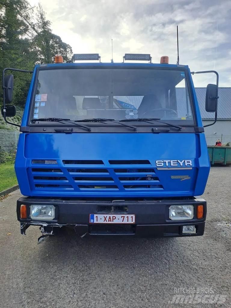 Steyr 19KP Treileri ar āķi