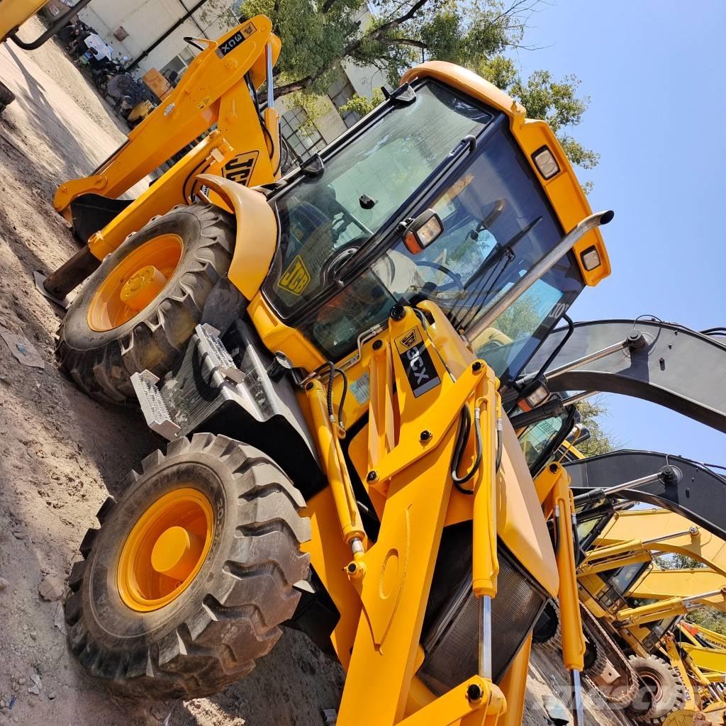 JCB 3 CX Ekskavatori-iekrāvēji