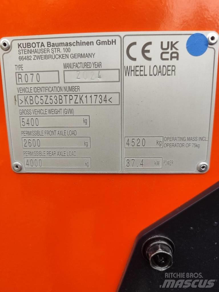 Kubota R 070 Iekrāvēji uz riteņiem