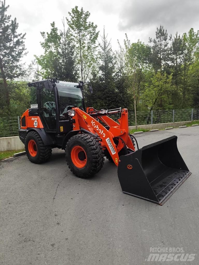 Kubota R 070 Iekrāvēji uz riteņiem