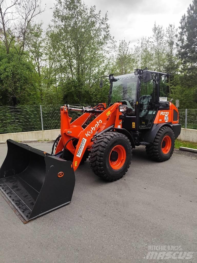 Kubota R 070 Iekrāvēji uz riteņiem