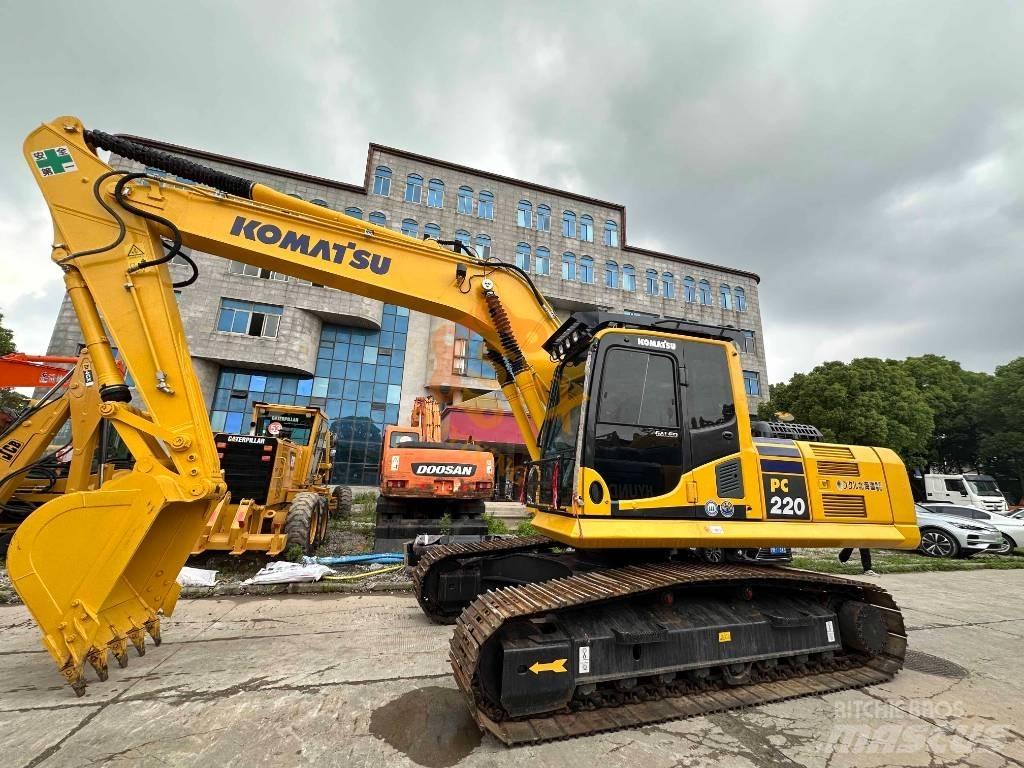 Komatsu PC 220 Kāpurķēžu ekskavatori