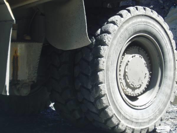 CAT 777 Karjeras kravas automašīnas