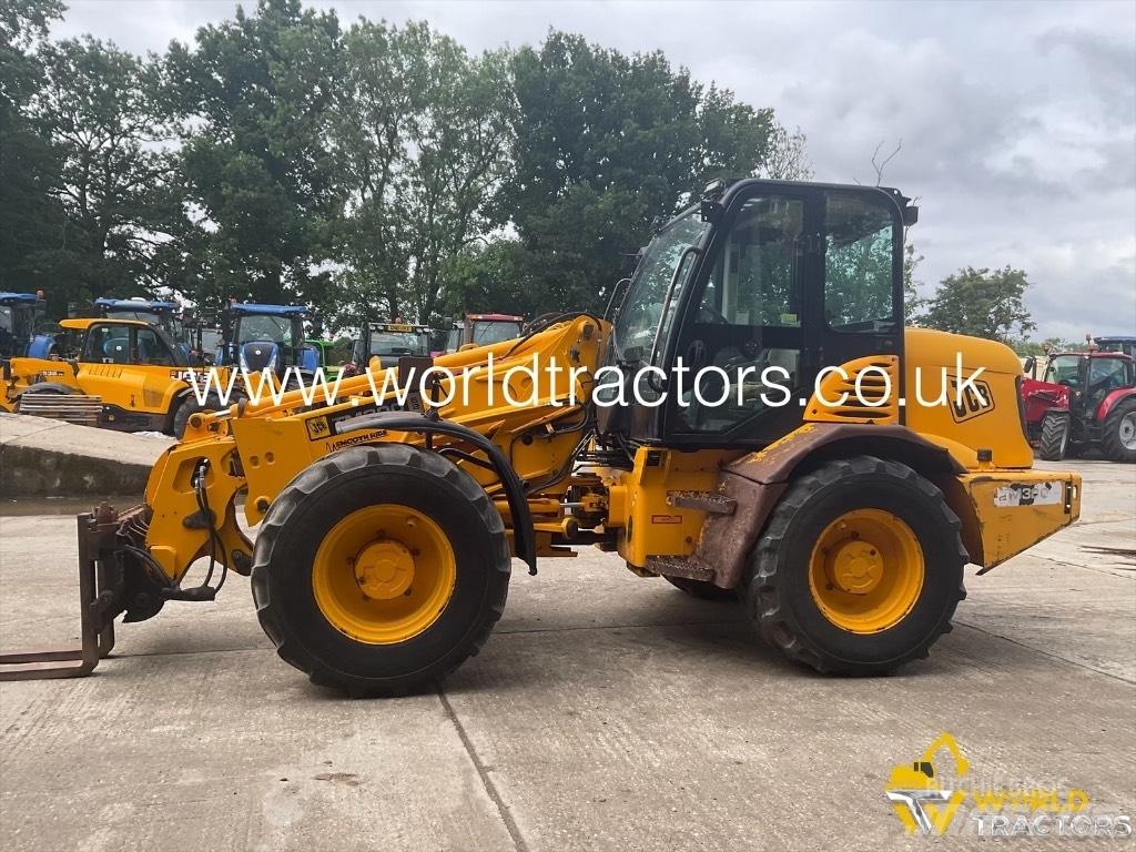 JCB TM 300 Teleskopiskie manipulatori