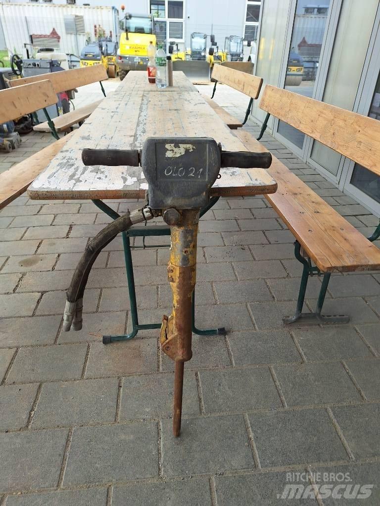 Atlas Copco LH 180 Āmuri/Drupinātāji