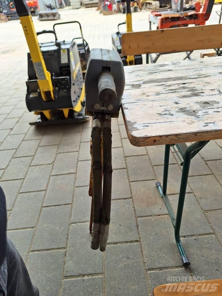 Atlas Copco LH 180 Āmuri/Drupinātāji