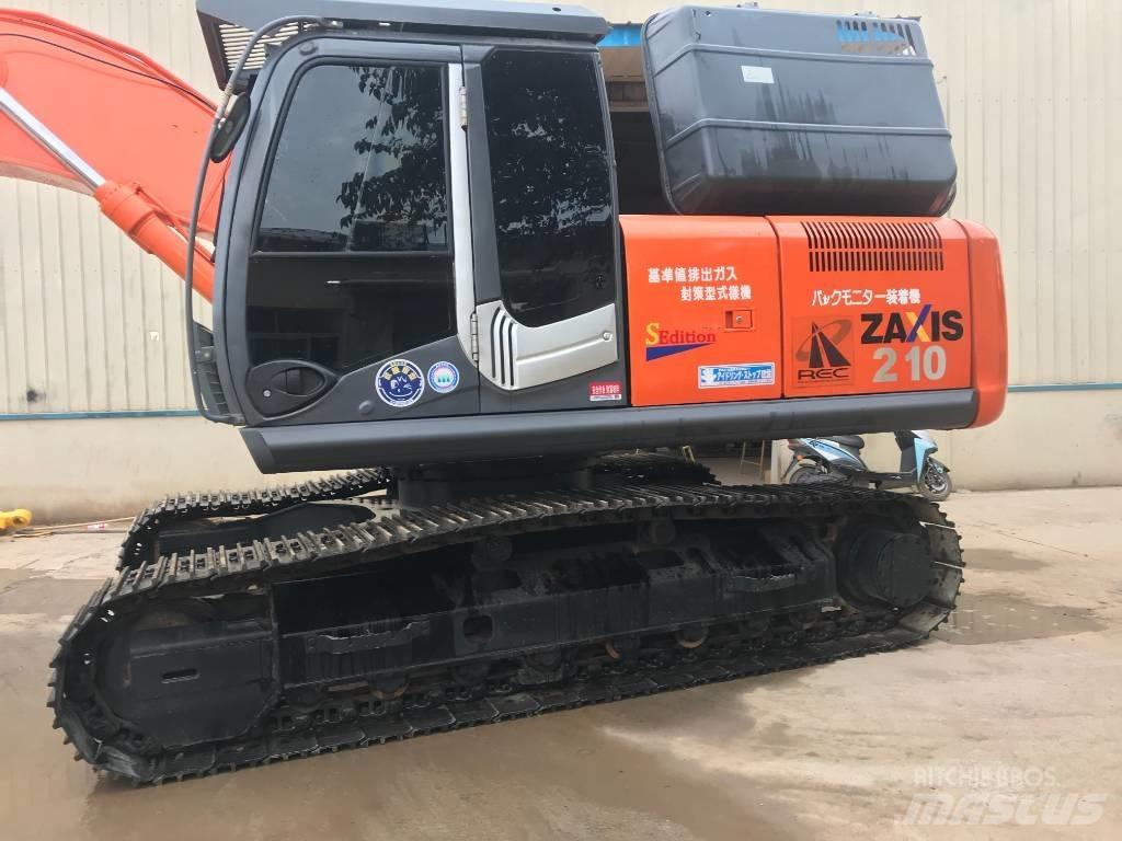 Hitachi ZX 210 Kāpurķēžu ekskavatori