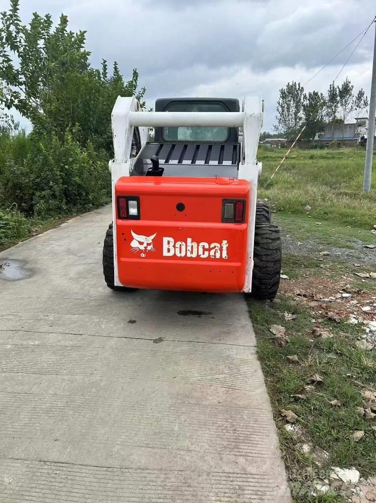 Bobcat S 300 Lietoti riteņu kompaktiekrāvēji
