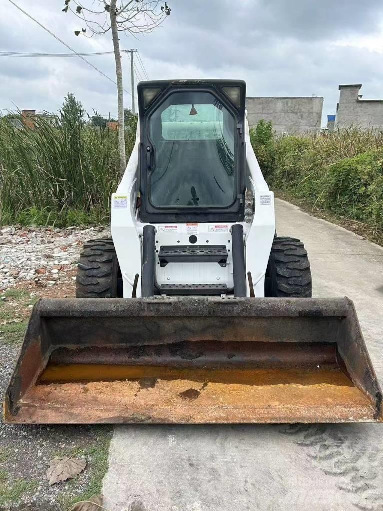 Bobcat S 300 Lietoti riteņu kompaktiekrāvēji