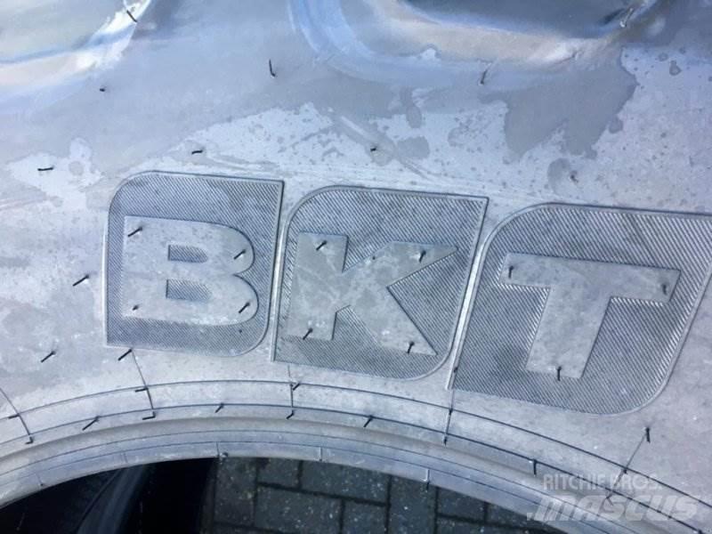 BKT 520/70 R 38 Riepas, riteņi un diski