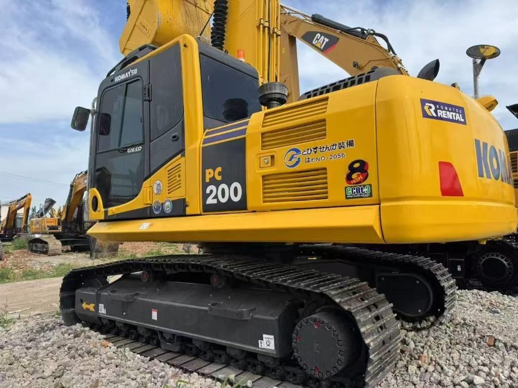 Komatsu 200-8 Kāpurķēžu ekskavatori