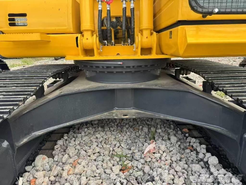 Komatsu 200-8 Kāpurķēžu ekskavatori