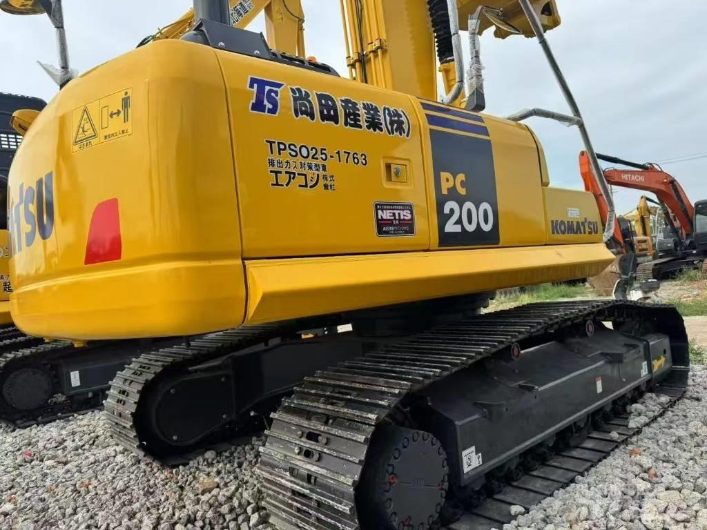Komatsu 200-8 Kāpurķēžu ekskavatori