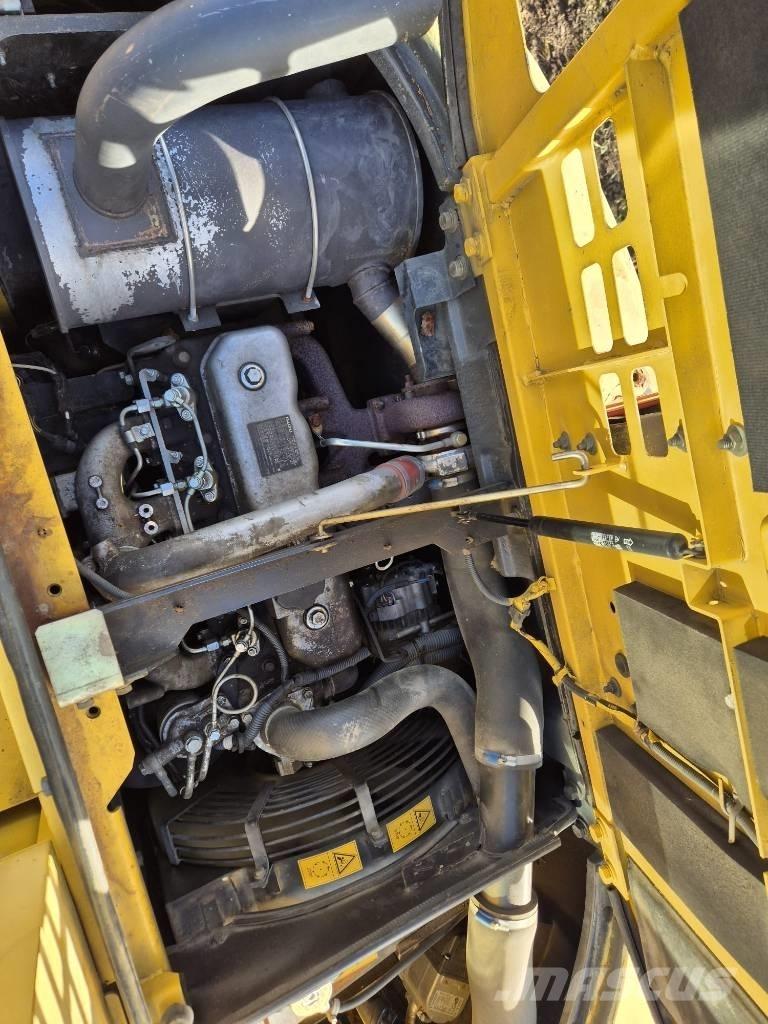 New Holland E 135 SR Kāpurķēžu ekskavatori