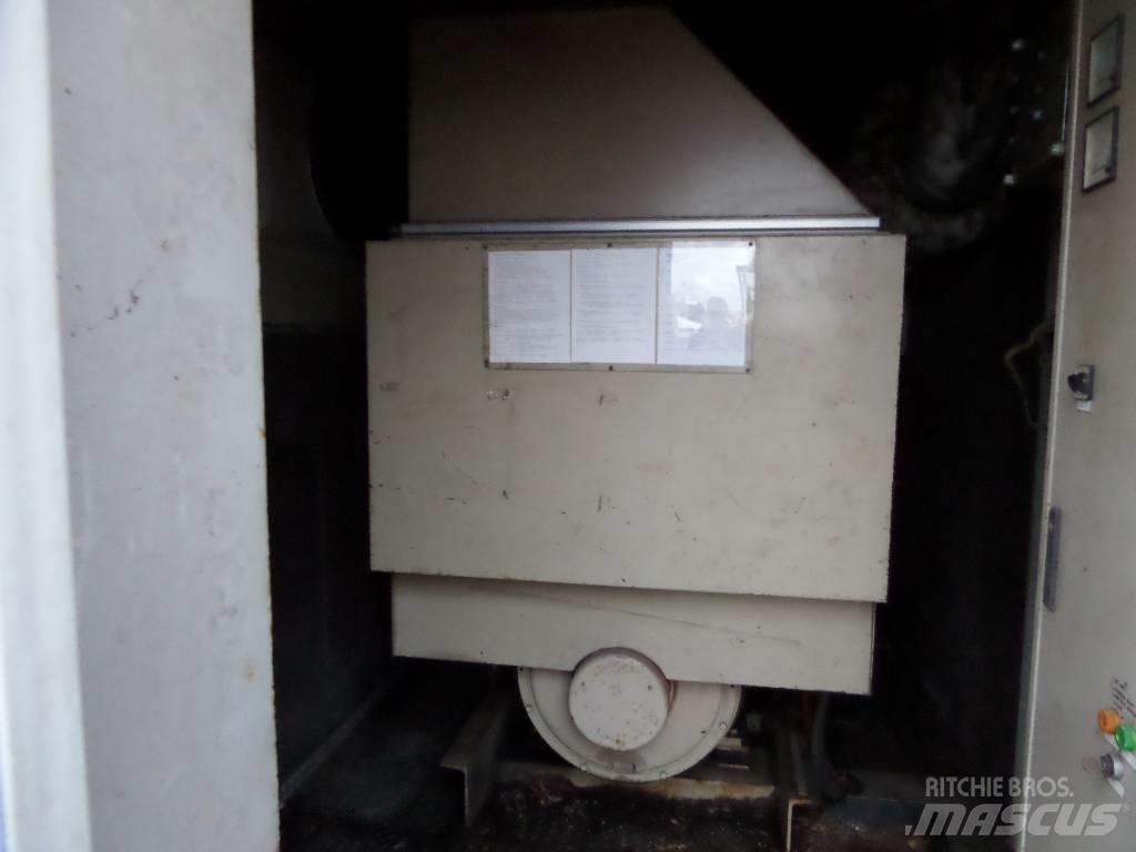 Cummins 550KVA Dīzeļģeneratori