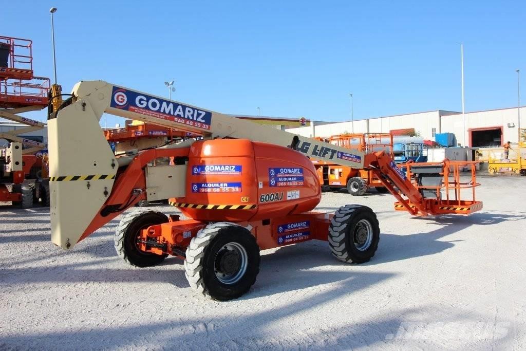 JLG 600 AJ Strēles pacēlāji