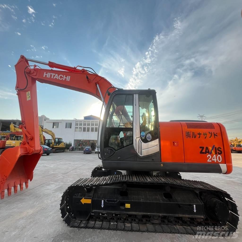 Hitachi ZX 240 Kāpurķēžu ekskavatori