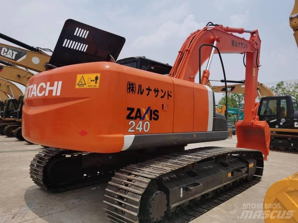 Hitachi ZX 240 Kāpurķēžu ekskavatori