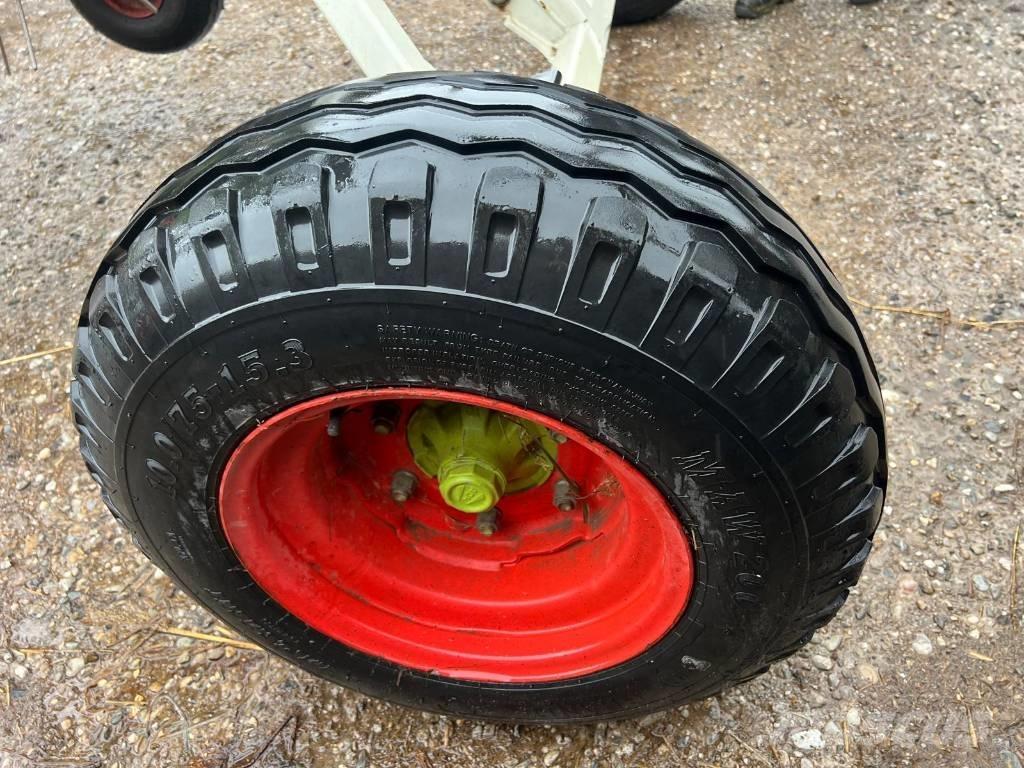 CLAAS Volto 1100 T Grābekļi un siena ārdītāji