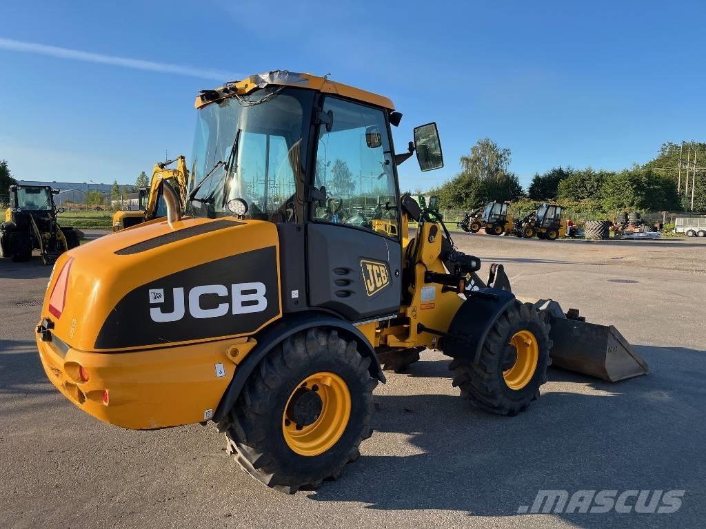 JCB 406 Lauksaimniecības pacēlāji